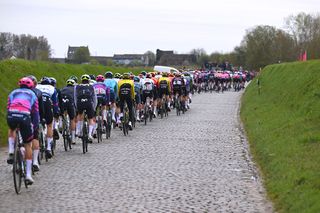 E3 Saxo Classic LIVE: Break of the day forms on key Tour of Flanders warm-up