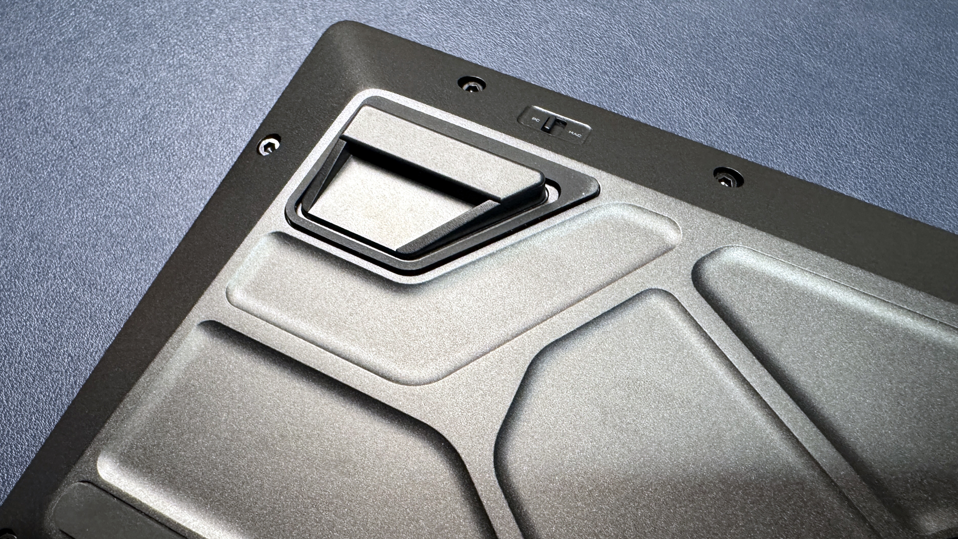 قرصان ماكر برو 75