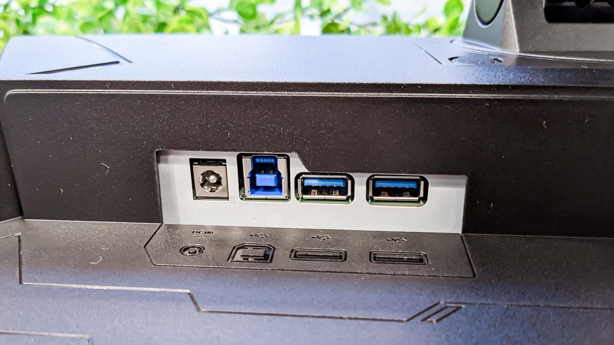 Asus TUF Gaming VG28UQL1A ports