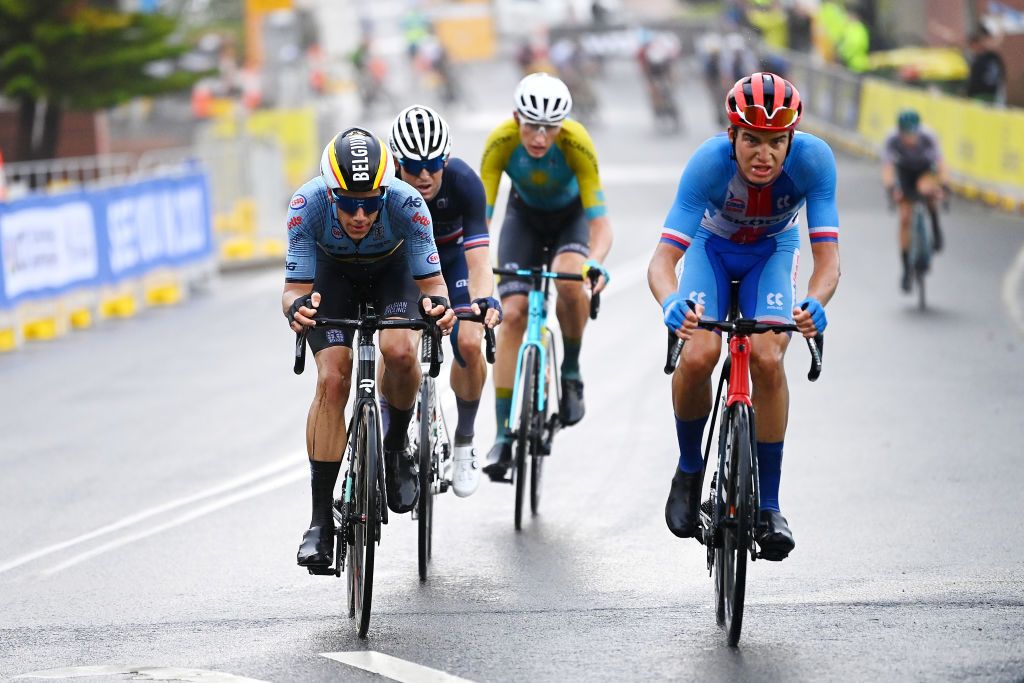 Yevgeniy Fedorov (Kazakhstan) controls his rivals in the attack