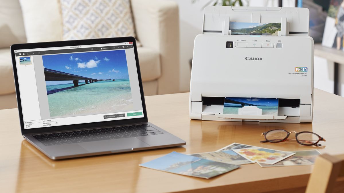 Canon imageFormula RS40 scans your outdated photograph prints in a snap!
