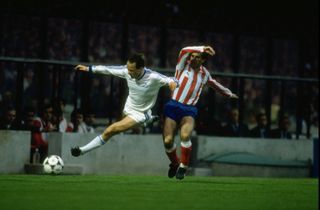 Igor Belanov in action for Dynamo Kyiv against Atletico Madrid in the 1986 UEFA Cup Winners' Cup final.