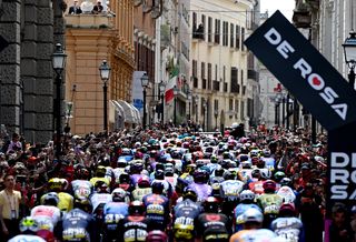 Giro d'Italia stage 8 LIVE: Leading trio followed by large 20-man chase group as climbing begins at day for the puncheurs