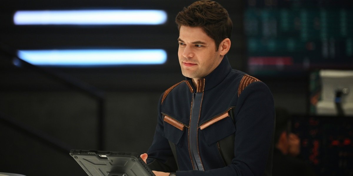 Supergirl's Jeremy Jordan Recalls The Brutal Time He Performed The Greatest Showman Hugh Jackman Before Losing To Zac Efron |