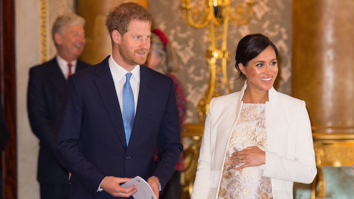 Meghan Markle is step closer to taking Prince Harry's Windsor surname |  GoodtoKnow
