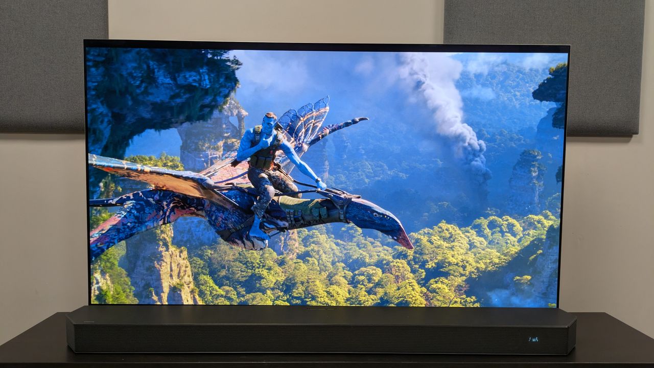 Avatar: Fire &amp; Ash 4K Blu-ray on LG G5 showing Quaritch on a flying creature