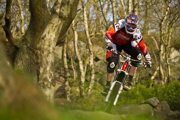 Steve Peat (Santa Cruz Syndicate) gives it some gas