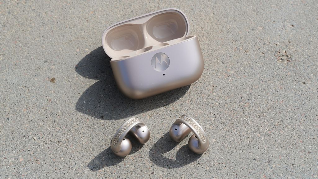 Moto Loop Buds review: Looking this pretty doesn't come cheap | Android ...