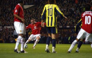 Wayne Rooney scoring on his Manchester United debut against Fenerbahce