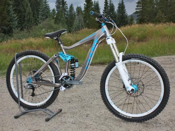 Giant brings back the Faith nameplate for freeride devotees.