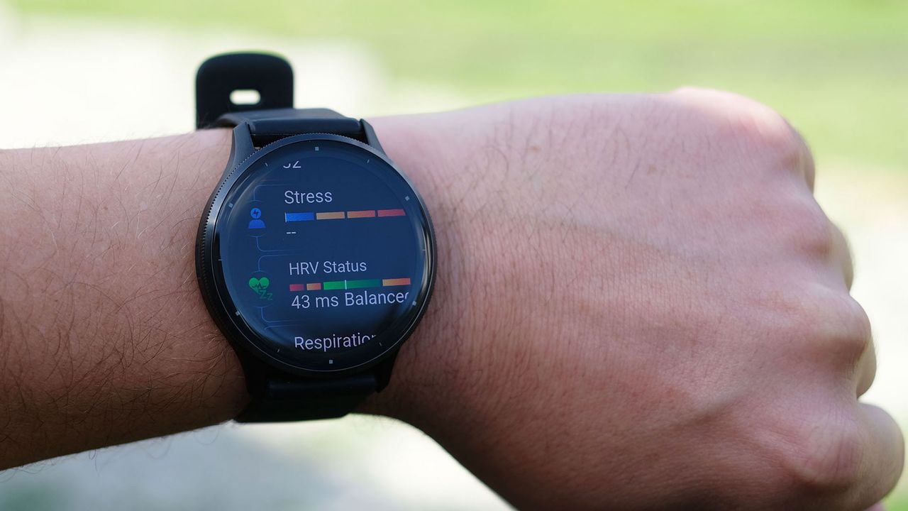 Garmin Venu 3, a close-up picture of workout stats display