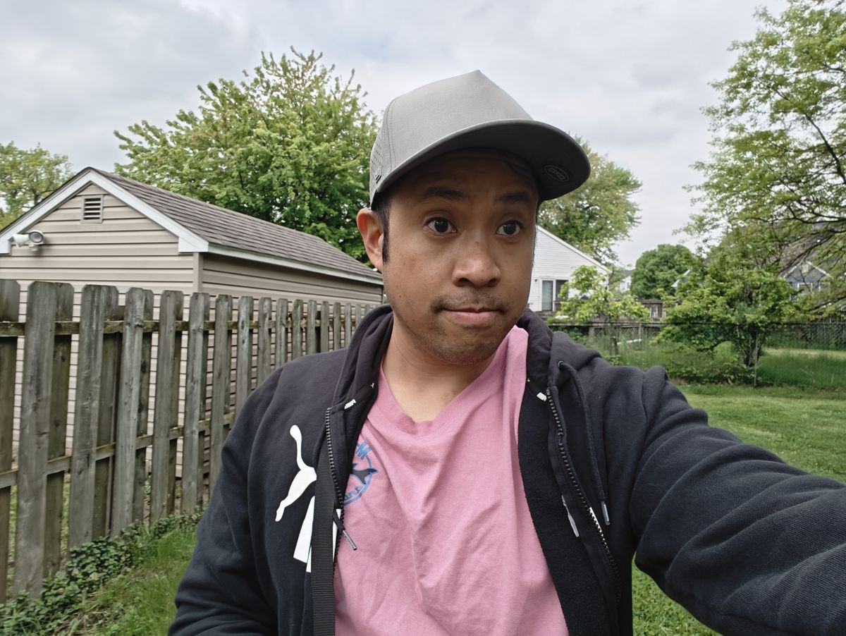 OnePlus 12 selfie sample.