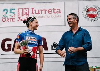 Stage 1 - Euskal Emakumeen Bira: Guarnier wins stage 1 in Arrasate