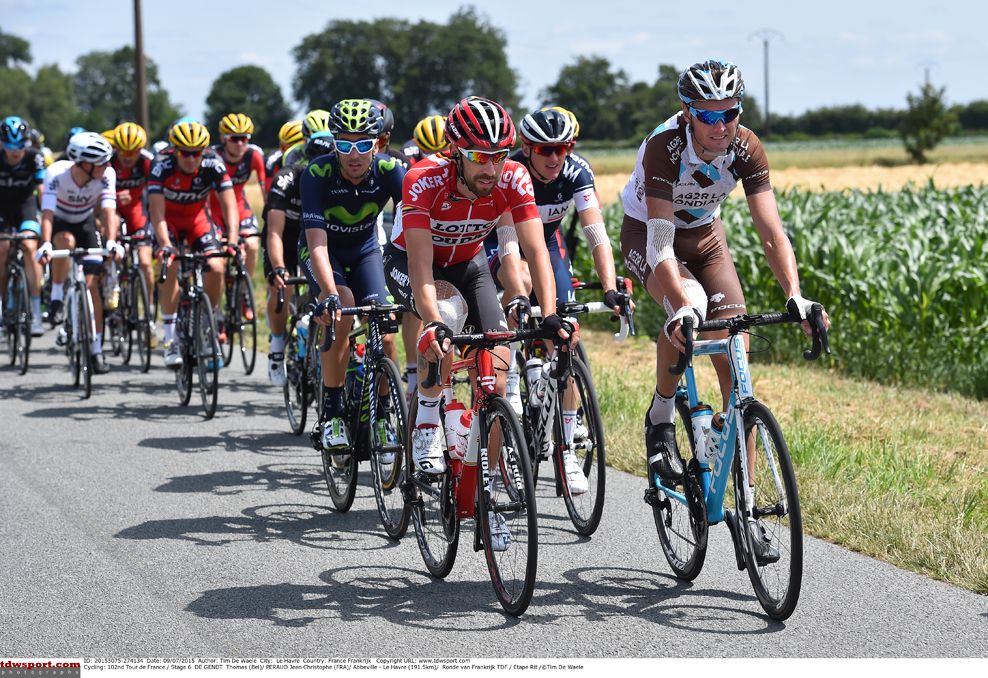The front of the peloton on stage 6