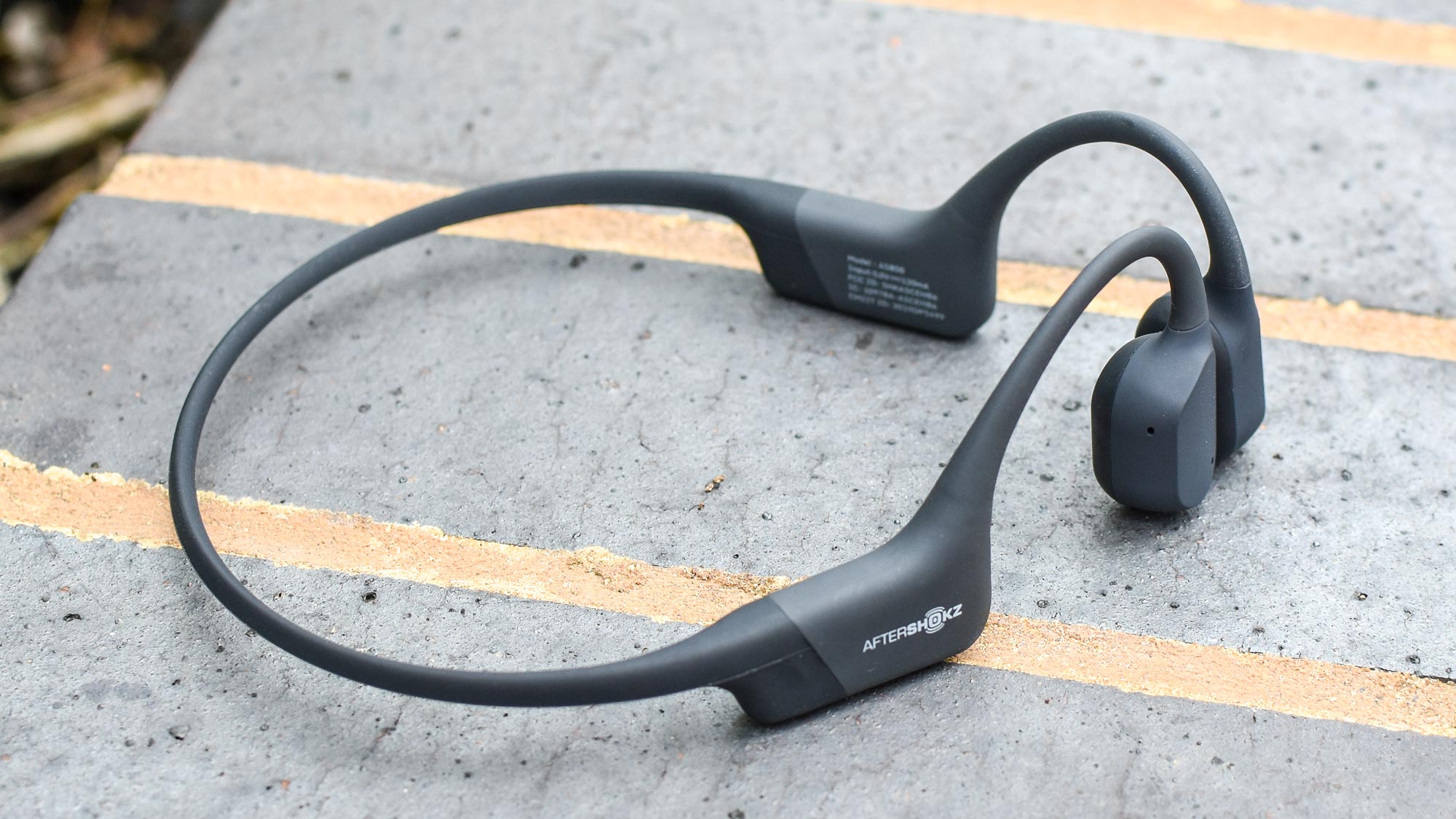 Review – Shokz OpenRun Pro Bone Conduction Cycling and Running Headphones