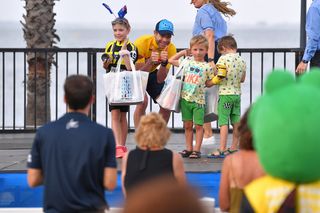 Teams arrive at the Cadel Evans Great Ocean Road Race – Gallery