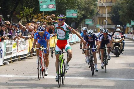 Kanstantsin Kliamyankou (Belarus) outsprinted his five breakaway companions to win stage four.