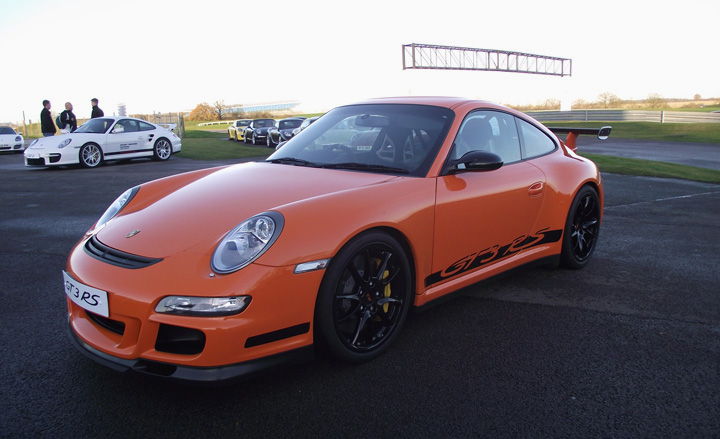 Orange Porsche 911 GT3 RS