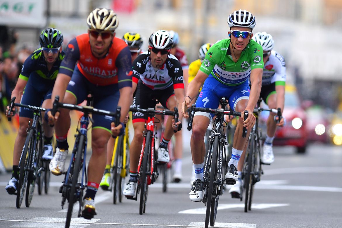The peloton finishes Paris-Nice.