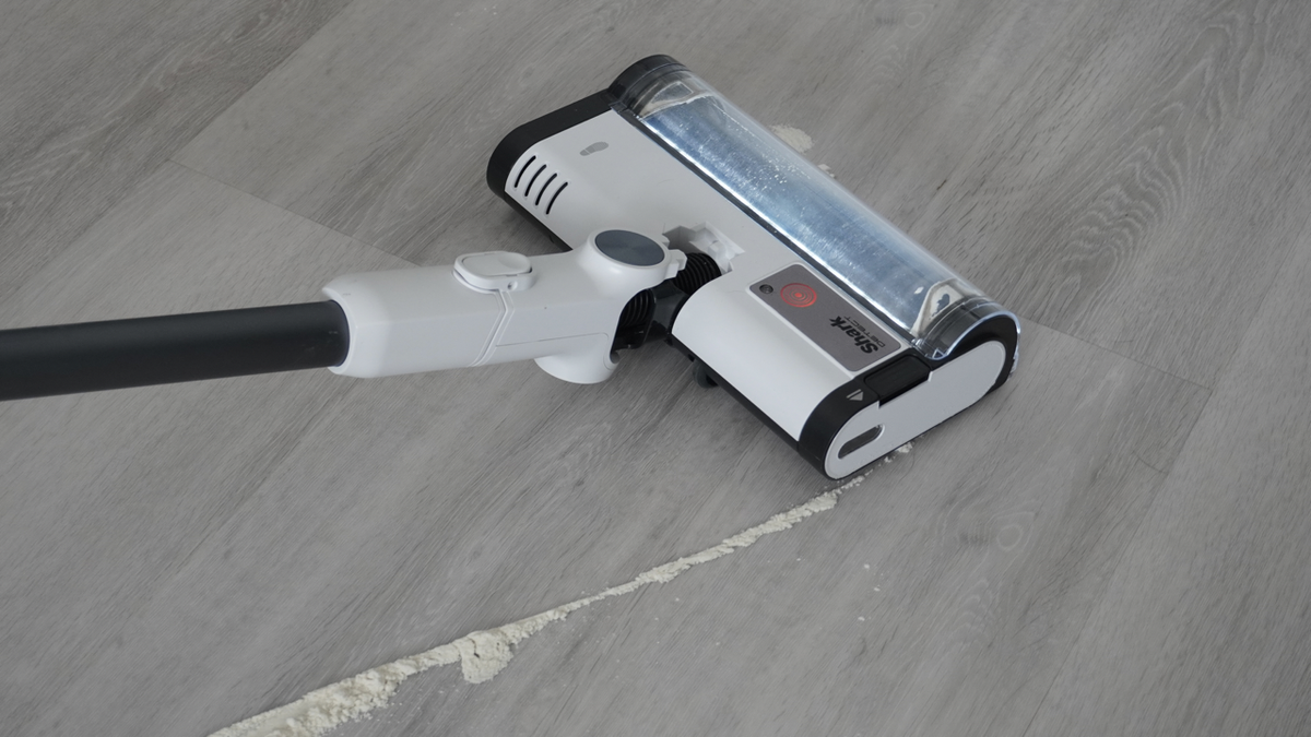 Shark Detect Clean &amp; Empty Pet IW4621UKT vacuum cleaner in a home setting.
