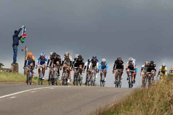 The lead group of 18