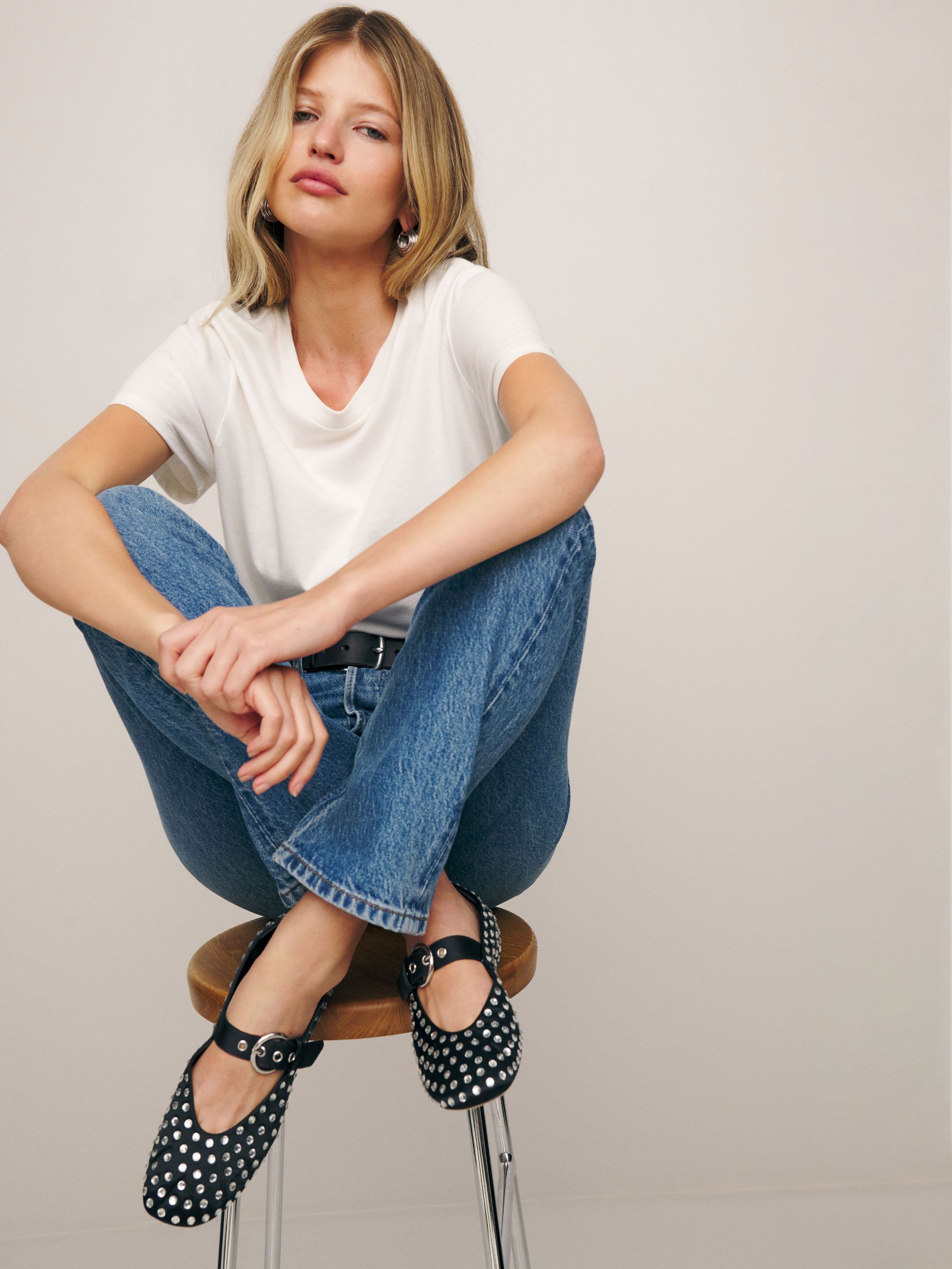 missing-image صيحة الأحذية المسطحة المرصعة هي البديل المريح للأحذية ذات الكعب العالي التي أحبها