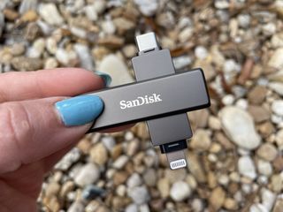 SanDisk iXpand Flash Drive Luxe Lifestyle