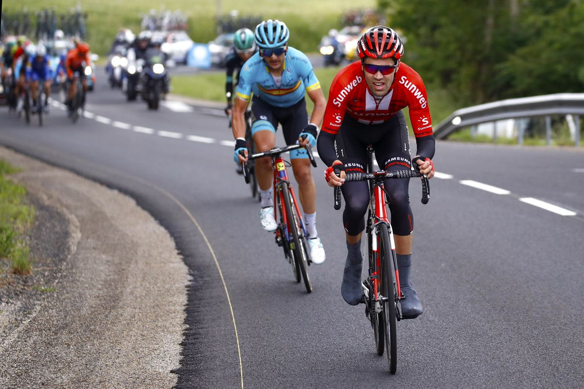 Dumoulin attack sparks 'scared' chase from Team Ineos at Dauphine ...