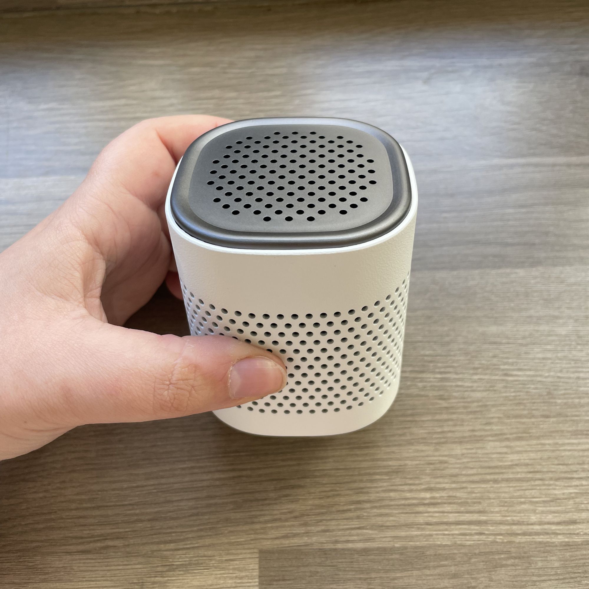 Hand holding the Vitesy deo odour eliminator appliance