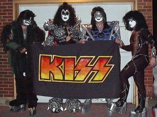 KISS: These guys really out did themselves! Look at those costumes! And the shoes! My goodness! I used to be a big KISS fan so I was impressed...