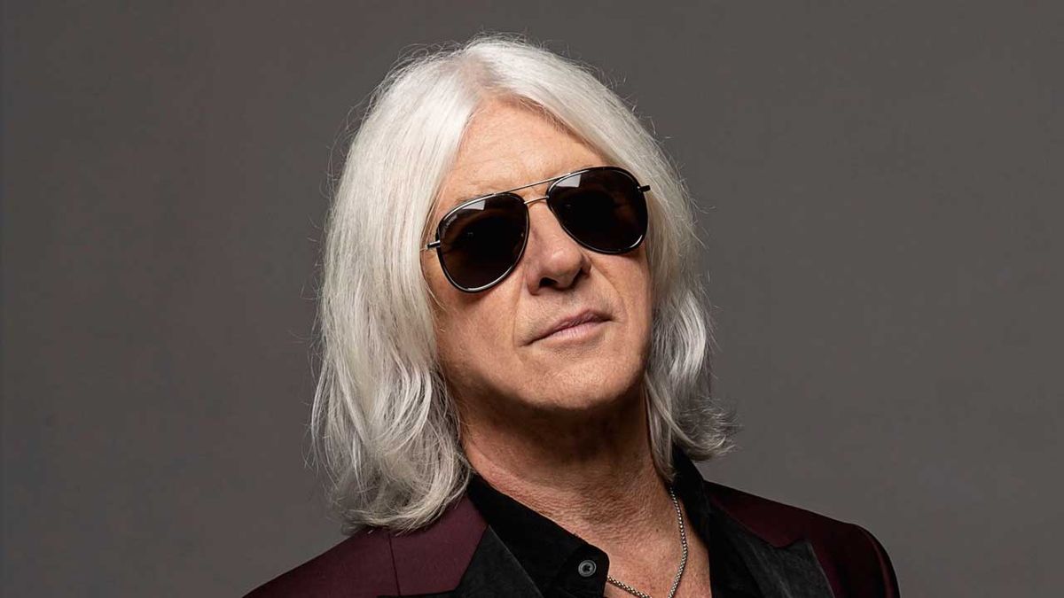 Joe Elliott in sunglasses - studio portrait