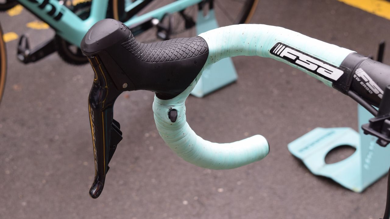Primoz Roglic rode with sprint shifters equipped to the drops of his handlebars