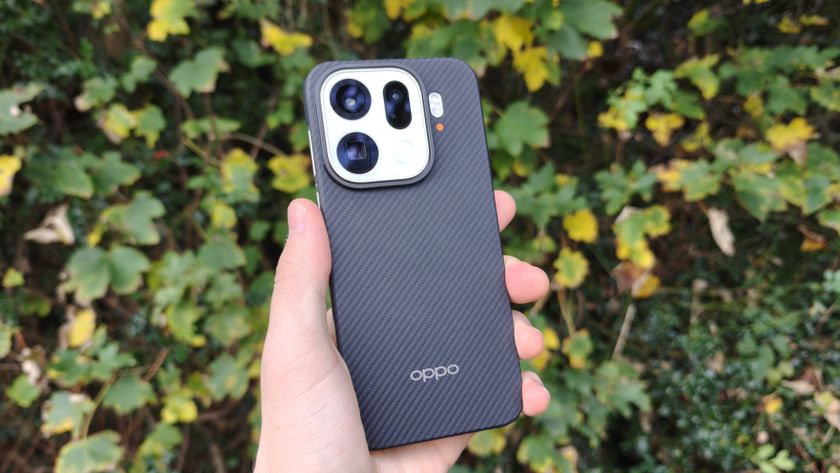 Oppo Find X9 Pro in photography case