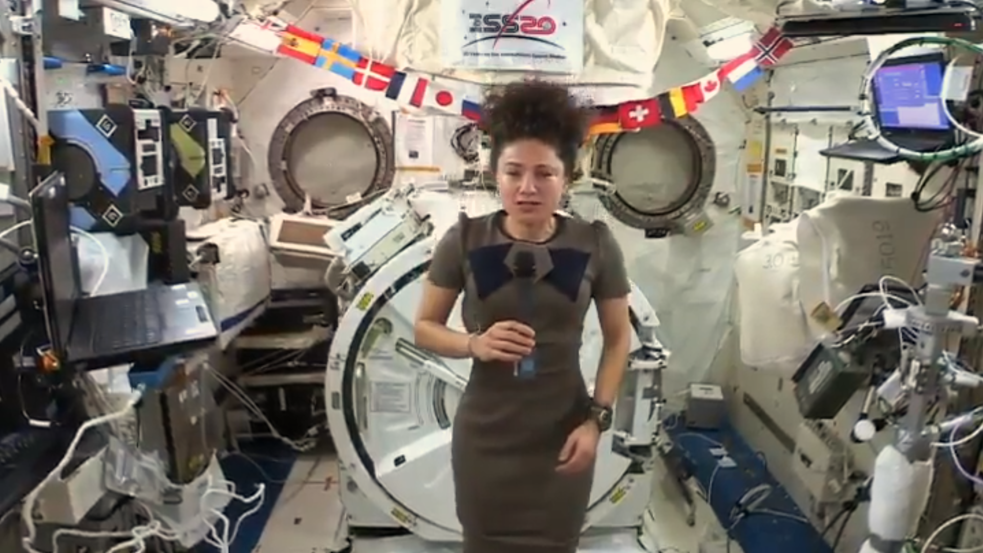 Watch How Astronaut Jessica Meir The Only Woman In Space Now