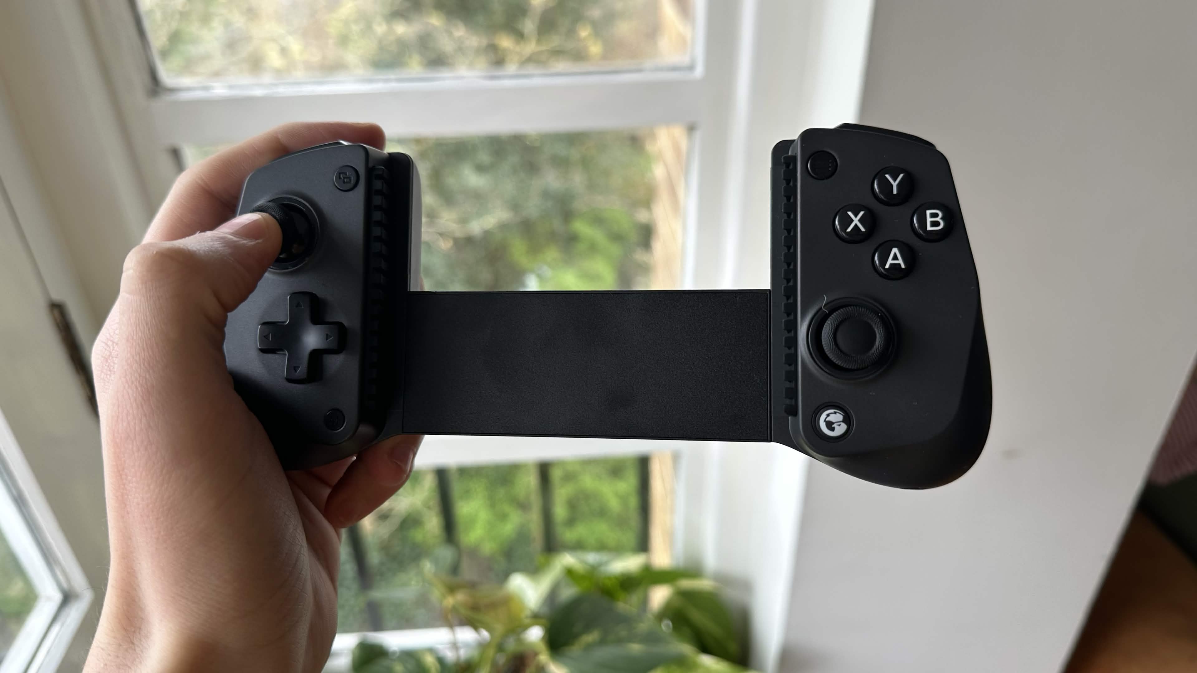 The right hand side of the GameSir X5s