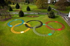 The Olympic rings rendered in flowers at London's Kew Gardens