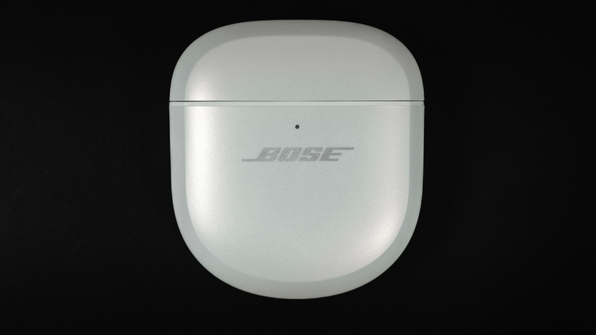 Bose QuietComfort Ultra Earbuds closed case.