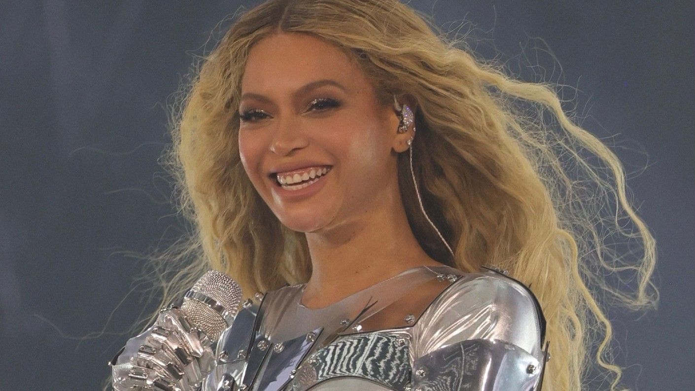 You'd Be Smiling Too If You Made As Much Money As Beyoncé Did This ...