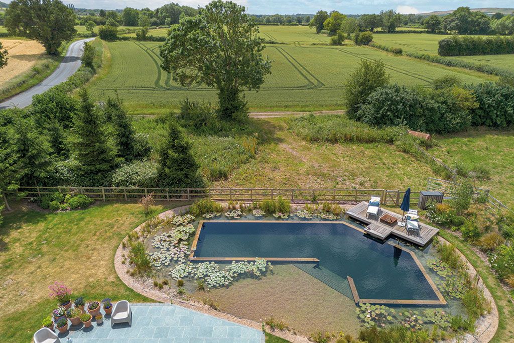 Properties for sale with swimming pools: School Farm Barn, Maxstroke, Warwickshire