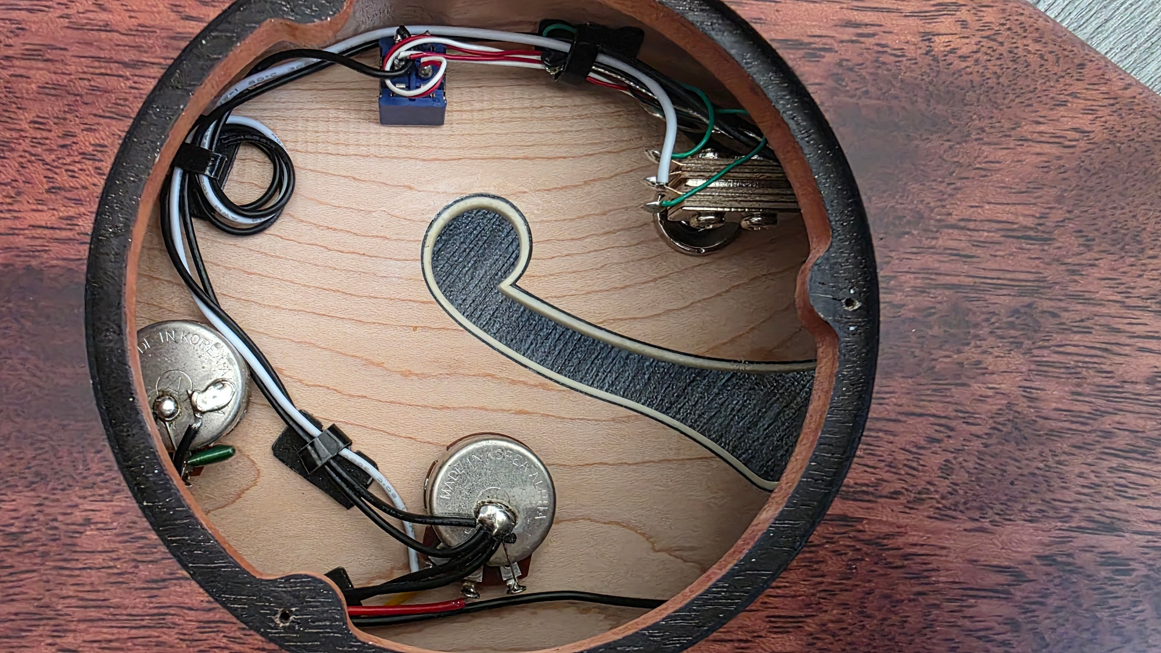 Orangewood Clementine guitar internal wiring