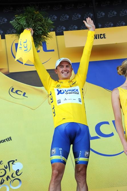 Simon Gerrans seized the maillot jaune in the team time trial