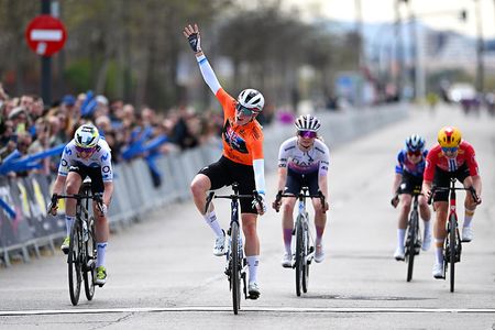 Demi Vollering claims her second stage and the overall of the Setmana Ciclista Valenciana