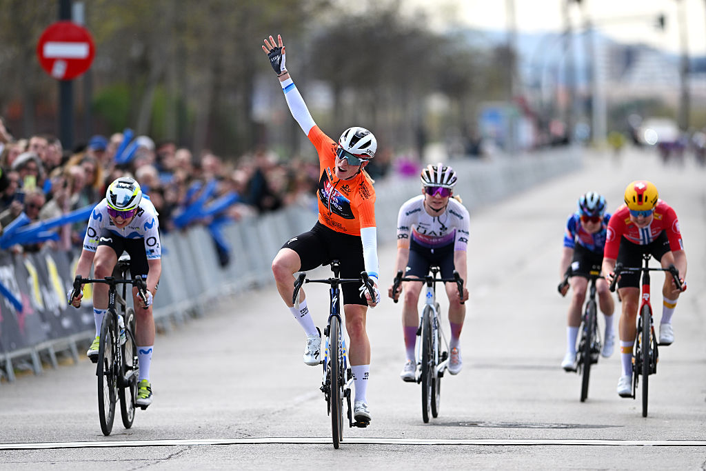 Demi Vollering claims her second stage and the overall of the Setmana Ciclista Valenciana