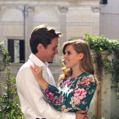 Interaction, Waist, Love, Romance, Necklace, Tradition, Ceremony, Day dress, Bride, Belt, 