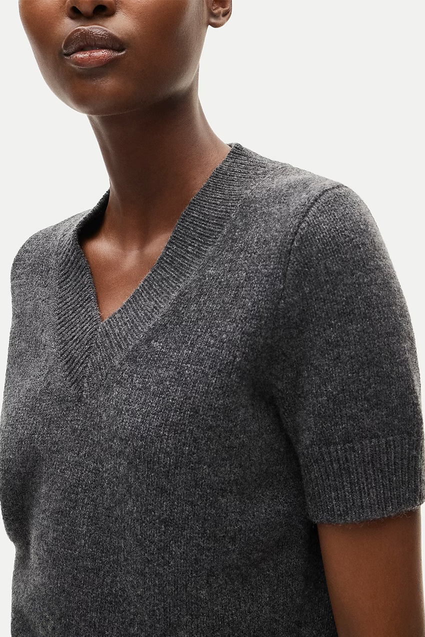 Short-Sleeve V-Neck Sweater in Vintage Wool
