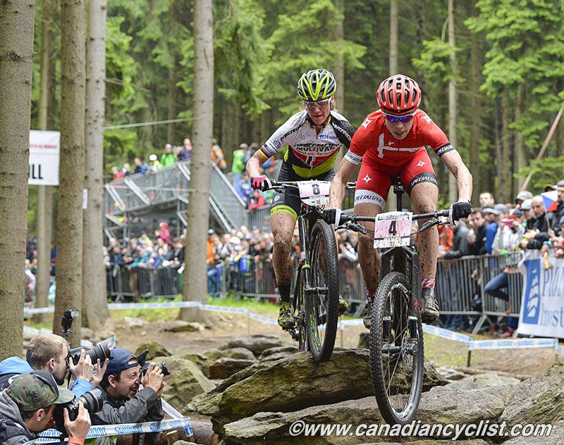 Annika Langvad (Specialized Racing) leads Gunn-Rita Dahle Flesjaa (Multivan Merida Biking Team)