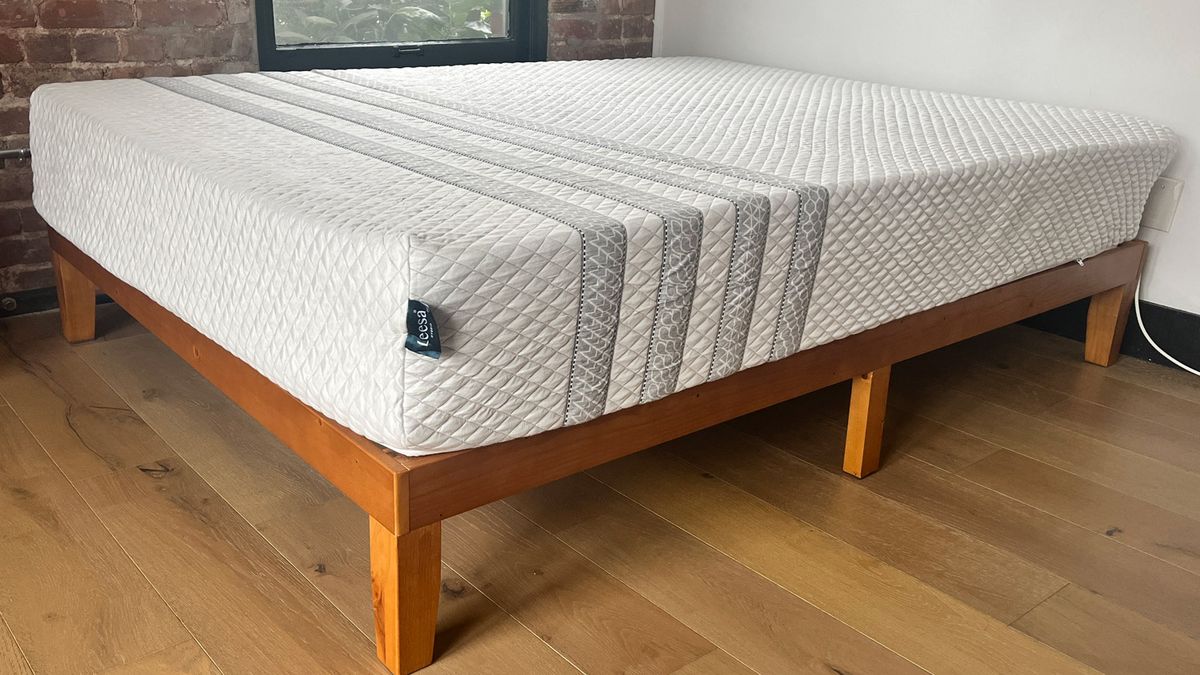 Leesa Sapira mattress review 2024 a clear win for lightweight side and