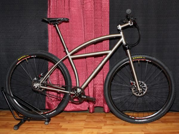 Colorado builder Dean showed off this classically styled titanium 29er, too.
