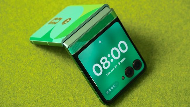 Версия Razr 2025 FIFA Edition содержит 5 скрытых пасхалок для фанатов Чемпионата мира — и продается со скидкой 150 долларов в дни распродажи Prime Day