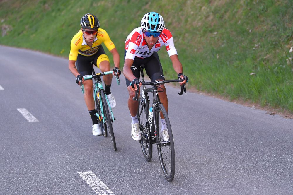 Bernal attacks Roglic during stage 4 in Romandie